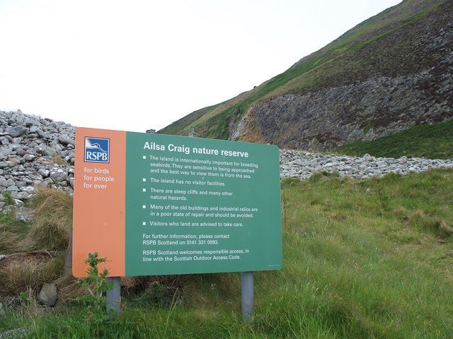 Photograph accompanying 50 family-friendly cycle routes in the UK | Cycling UK